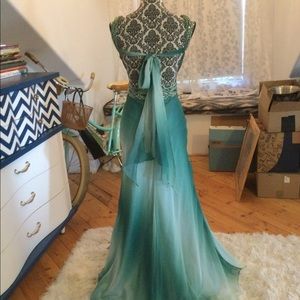 Beautiful formal dress for any black tie event! Stunning empire beaded dress!